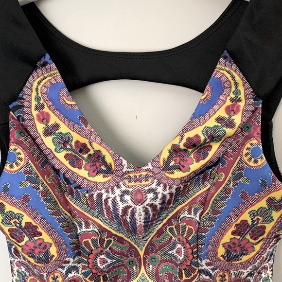 Bebe size XS Deja Vu Paisley crop top - Picture 10 of 12